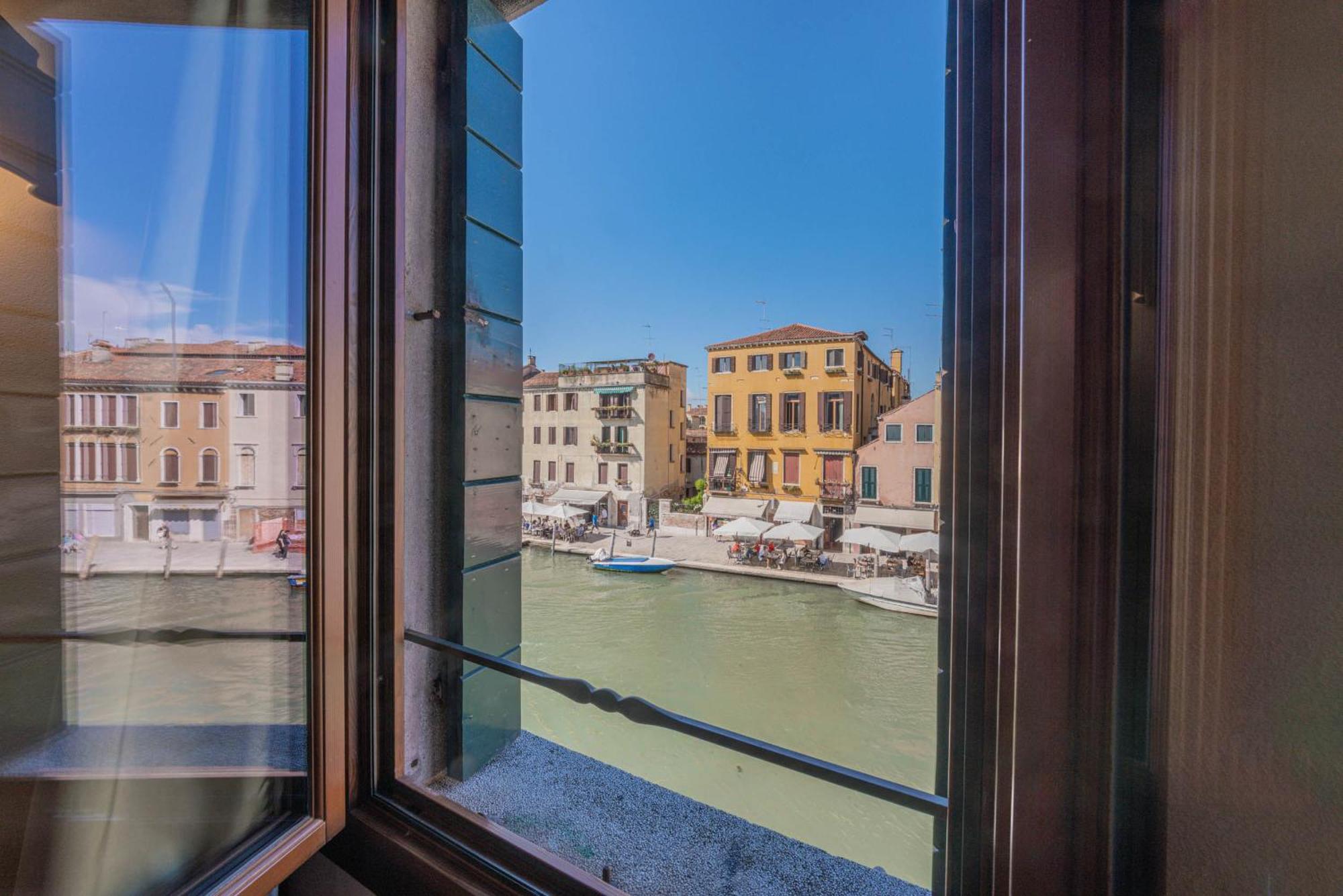 Casa Virginia Direct At The Canal Cannaregio With Own Roof Terrace Benátky Exteriér fotografie